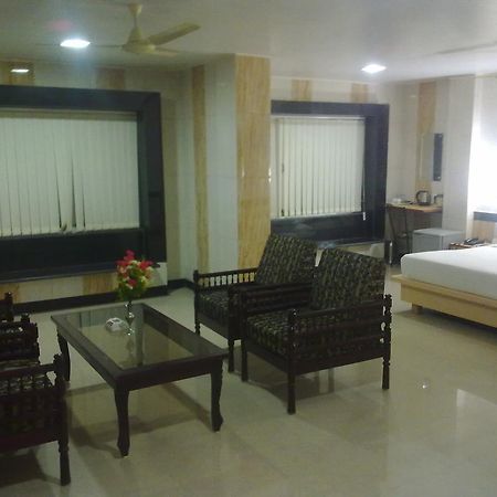 Hotel Arch Manor Deluxe Bhopal Quarto foto