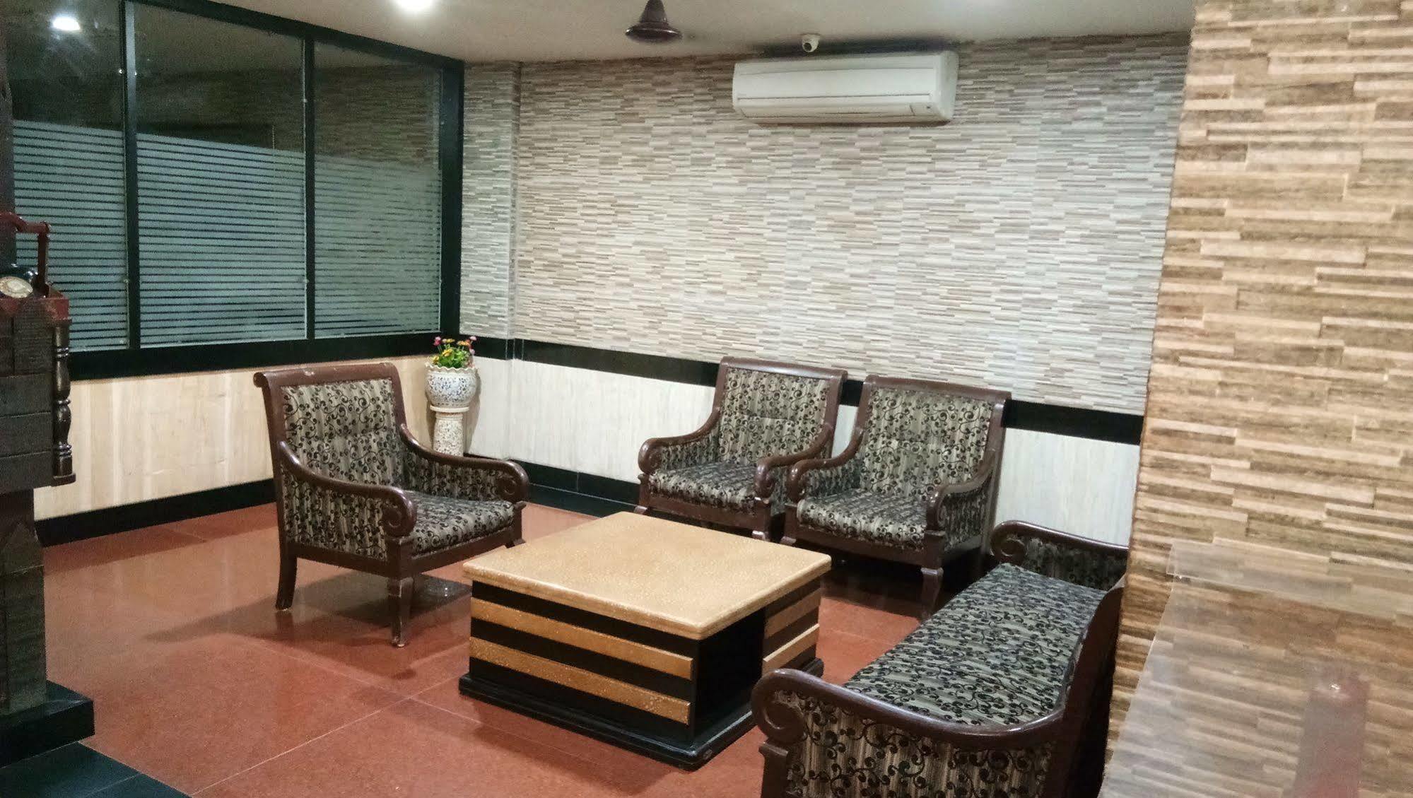 Hotel Arch Manor Deluxe Bhopal Exterior foto